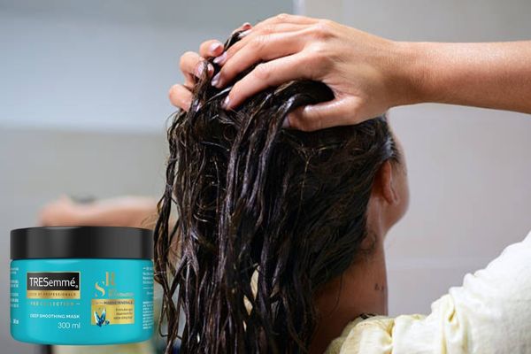 Hair smoothening outlet for curly hair